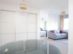 Modern Oxford Apartment - Sleeps 4